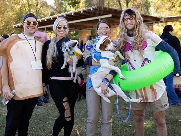 Contestants in the Howl-O-Ween.